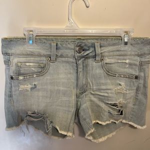 Women’s / juniors AEO distressed stretch MIDI jean shorts, size 6